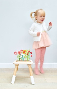 Set Grădinărit din Lemn pentru Copii – Pat de Flori cu Accesorii Flower Bed - Tender Leaf Toys - Img 5