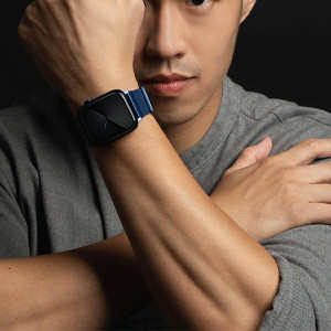 Стоманена каишка UNIQ Dante - Apple Watch 45mm Series 9 / 45mm Series 8 / 45mm Series 7 / 44mm SЕ (2nd gen) / 44mm SE / 44mm Series 6 / 44mm Series 5 / 44mm Series 4 / 42mm Series 3 / 42mm Series 2 кобалтово синьо - Img 3