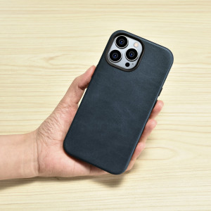 Гръб от естествена кожа iCARER Leather Oil Wax Premium MagSafe - iPhone 14 Pro Max тъмносин - Img 14