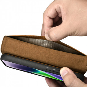Калъф тип книга от естествена кожа iCARER Oil Wax Wallet 2в1 против кражба - iPhone 14 Plus кафяв - Img 9