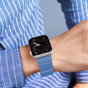 Магнитна каишка Dux Ducis Chain - Apple Watch 41mm Series 9 / 41mm Series 8 / 41mm Series 7 / 40mm Series 6 / 40mm SE / 40mm Series 5 / 40mm Series 4 / 38mm Series 3 / 38mm Series 2 син - Img 4