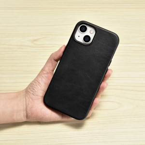 Гръб от естествена кожа iCARER Leather Oil Wax Premium MagSafe - iPhone 14 черен - Img 10