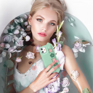 Гръб KINGXBAR Sweet с оригинални кристали Swarovski - iPhone 12 / 12 Pro зелен - Img 2