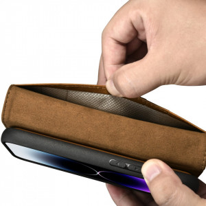 Калъф тип книга от естествена кожа iCARER Oil Wax Wallet 2в1 против кражба - iPhone 14 Pro Max кафяв - Img 10