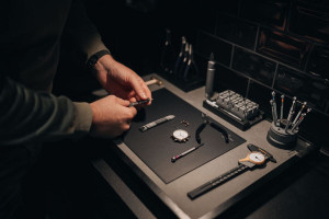 Build Your Own Watch with Bespoke Engraving at Kartel - Img 2
