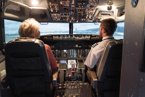 Boeing 737 Flight Simulator Experience, 60 minutes - Img 3