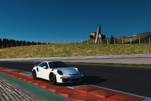 Virtual Supercar Driving Simulator Experience - Img 3
