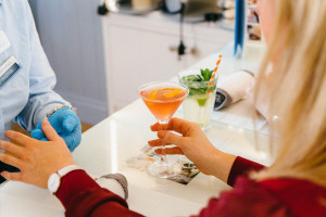 Hunky Dory Manicure with Cocktail at London Grace - Img 2