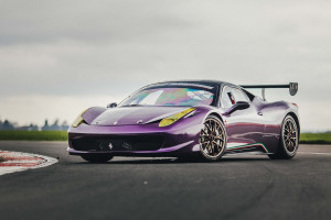 Lamborghini Huracán Super Trofeo vs Ferrari 458 Challenge Race Car Experience - 20 Laps - Img 4