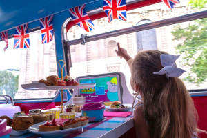 Peppa Pig Afternoon Tea Bus Tour for Two Adults and One Child - Img 3