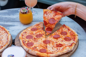 Pizza Brunch with Bottomless Drinks and Table Games for Two at Pong & Puck, Manchester - Img 3