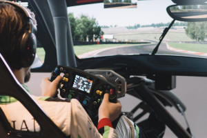 Virtual Hypercar Driving Simulator Experience - Img 2