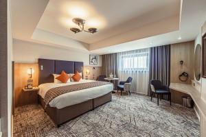 Two Night Break with Dinner, Afternoon Tea and Tickets to Windsor Castle for Two at the Crowne Plaza Reading East - Img 2