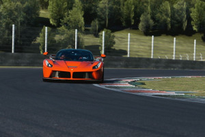 Virtual Hypercar Driving Simulator Experience - Img 3
