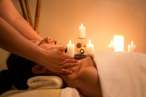 Romantic One Night Pamper Escape with Dinner and Prosecco for Two at Crowne Plaza, Marlow - Img 2