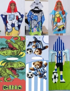 Pelerină copii cu model Ursuleț jucând fotbal, multicolor, 3+ ani