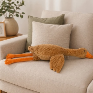 Jucărie de pluș gâscă maro 110 cm – pernă decorativă mare, moale și confortabilă - Img 3