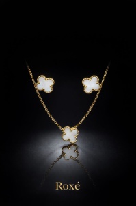 Set bijuterii Roxé auriu cu trifoi alb, colier si cercei eleganti - Img 2
