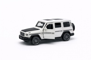 Masina metalica SUV alba 1:36 pull back cu usi functionale