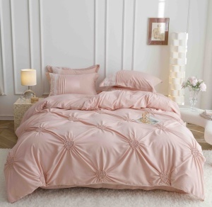 Set lenjerie de pat cu inimioare brodate, 6 piese, AX-P11, 230x250 cm, Roz