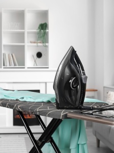 Fier de calcat Zilan ZLN8603, talpa ceramica, Negru, Putere 2600W, calcare cu abur - Img 4