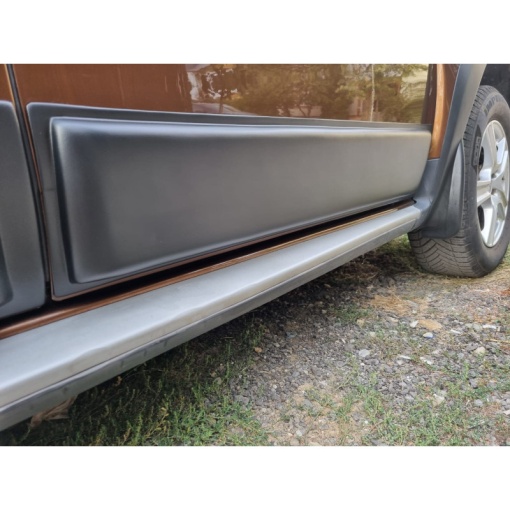 Set bandouri laterale (aripi si usi) DACIA Duster I 2010-2017 (set 12 bucati) - Img 3