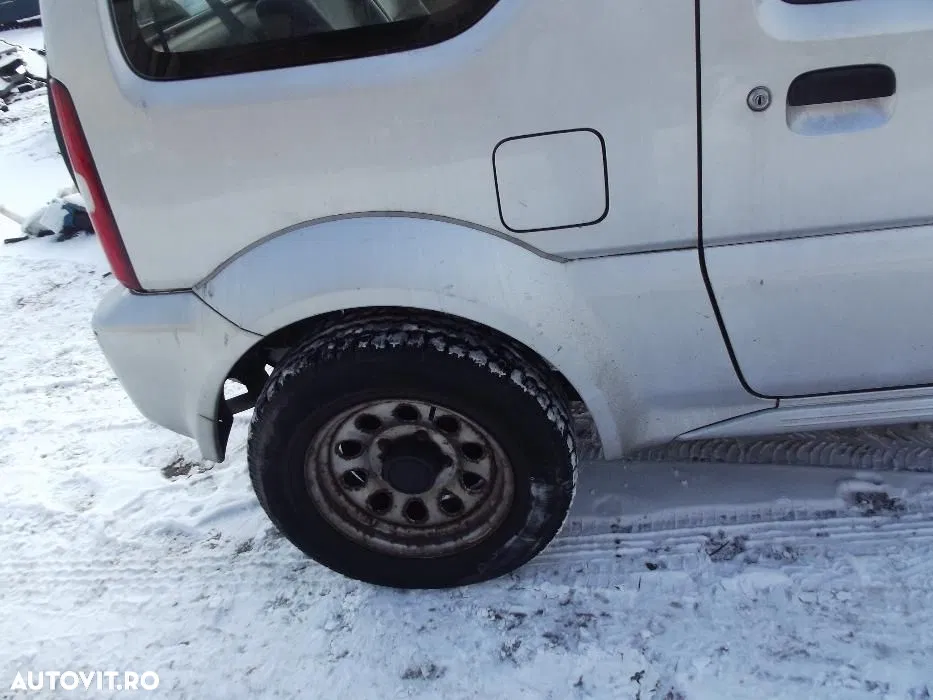 Panou reparatie aripa spate: când merită cu adevărat