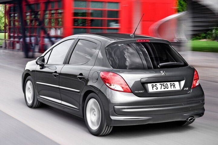 Stop Auto Spate: Ghid Complet 2026 — Tipuri, Prețuri, Becuri și Montaj DIY