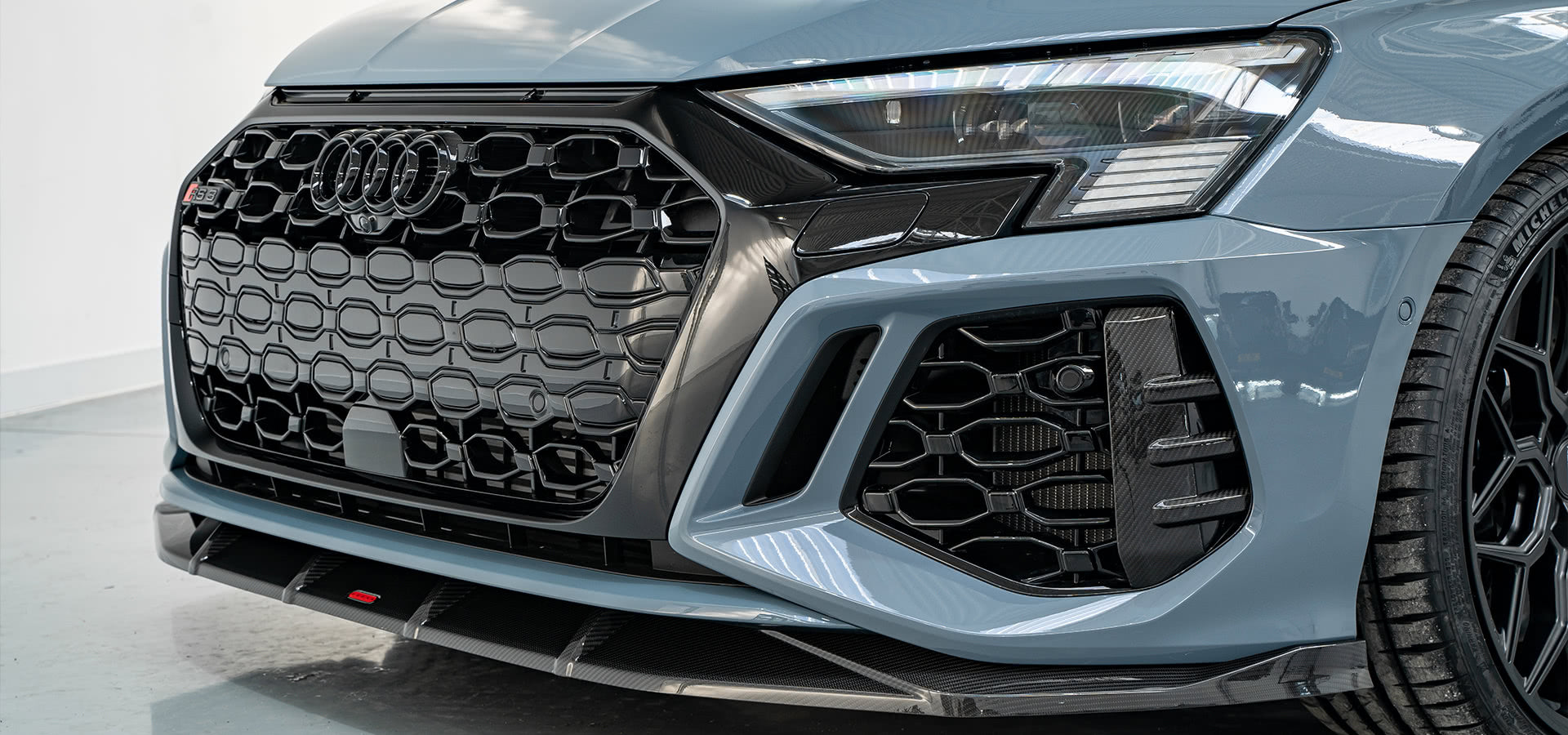 Bară Față Audi A4 B8 — Ghid Complet 2026: Prețuri, Diferențe Pre/Post Facelift