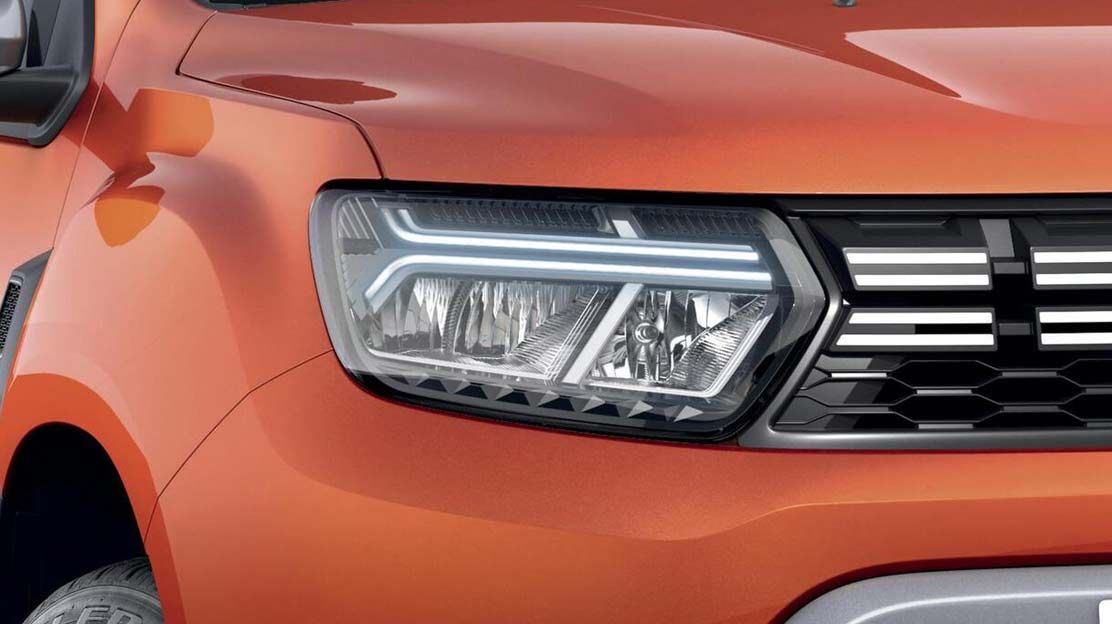 Faruri Dacia Duster – ghid complet pe generații (2010–2024): prețuri, branduri, înlocuire