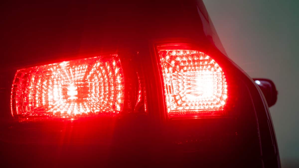 Stopuri auto originale vs aftermarket – diferențe reale, prețuri și ce să alegi în 2026
