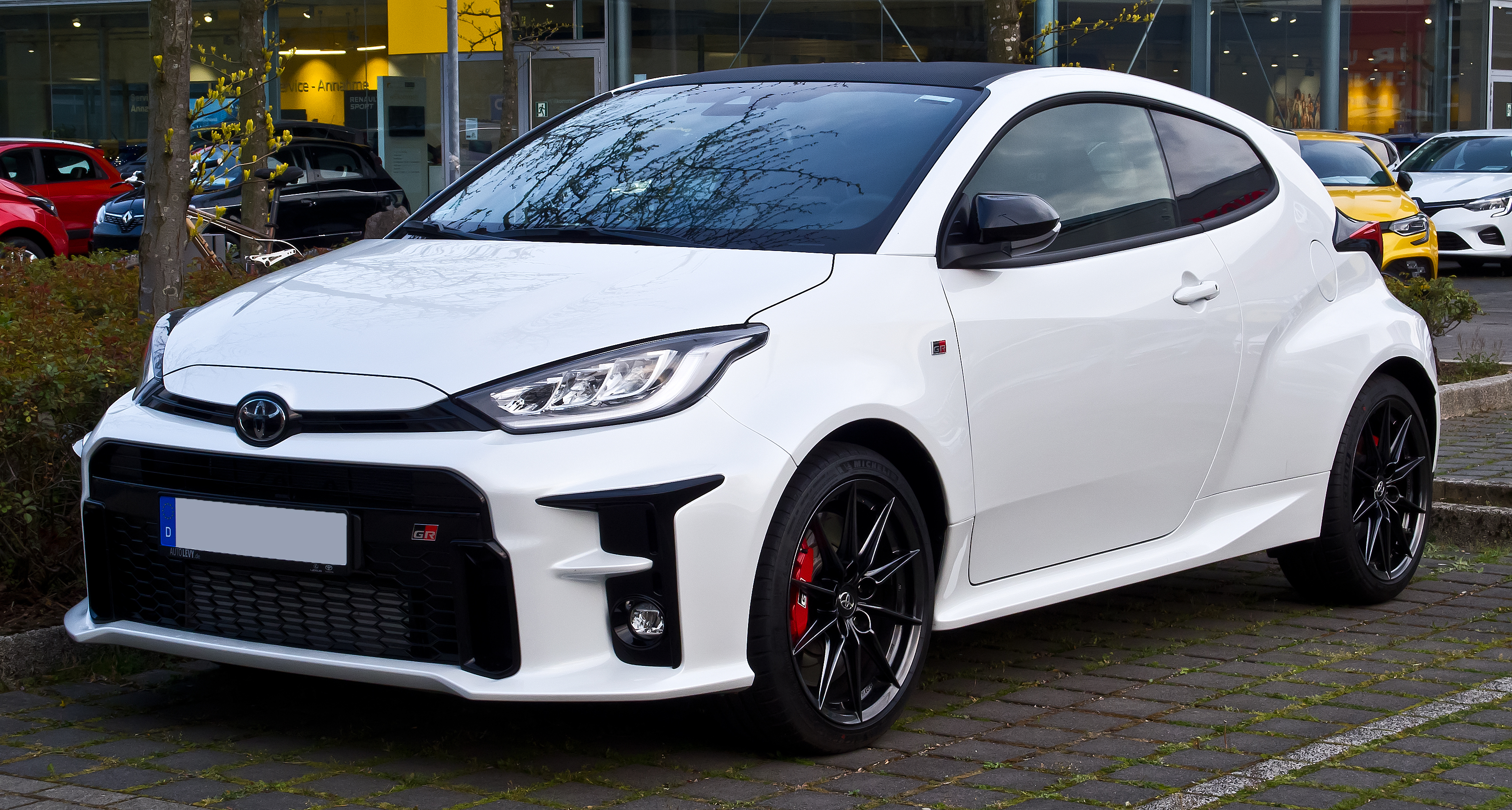 Proiectoare Toyota Yaris, Corolla + Seat Leon, Ibiza – ghid complet prețuri și branduri 2026