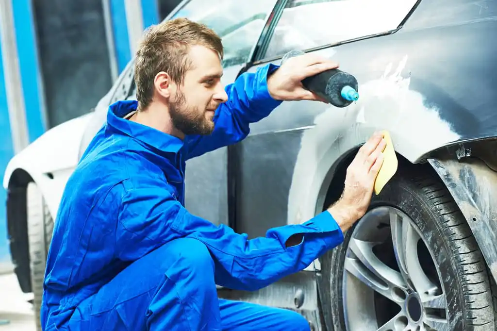 Panouri reparație caroserie originale vs aftermarket – diferențe reale, calitate tablă și ce să alegi în 2026