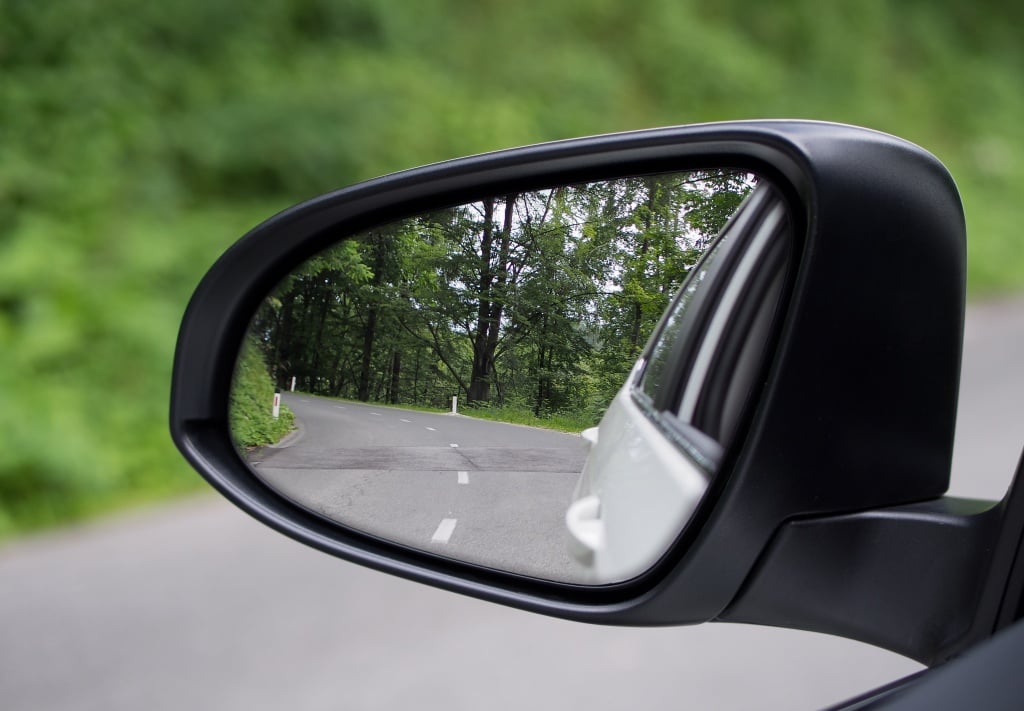 Oglinda exterioară auto: completă, sticlă sau carcasă? Ghid de alegere | AutoEqt