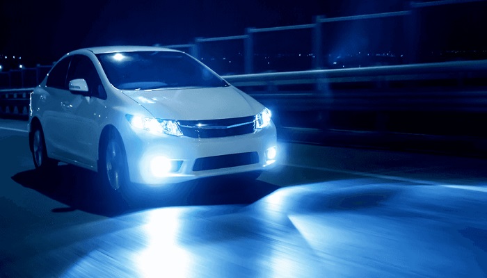 Iluminatul auto: ghid complet — faruri, stopuri, becuri, legislație ITP | AutoEqt