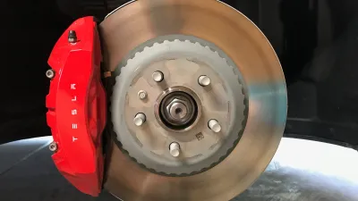 Piese auto aftermarket compatibile pentru Tesla Model 3 – Ce trebuie să știi înainte să cumperi