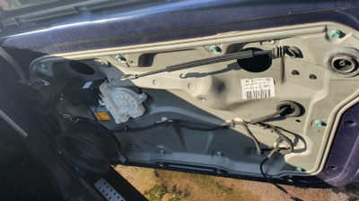 Macara Geam Auto – Ghid Complet: Tipuri, Cum Funcționează și Ce Se Strică Cel Mai Des