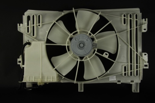 Ventilator radiator Dreapta (cu carcasa) potrivit AUDI COUPE B3; TOYOTA COROLLA, COROLLA VERSO 1.4-2.8 08.91-03.09