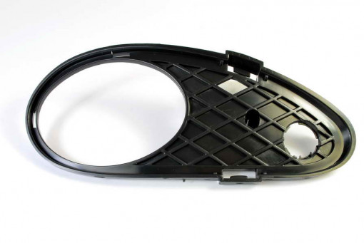 Grila bara Stanga cu locas proiector potrivit MERCEDES C T-MODEL S203, C W203 05.00-08.07
