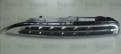 Semnalizator fata Dreapta (transparent, LED) potrivit PORSCHE CAYENNE 3.0D-4.8 06.10- 06.10-09.17