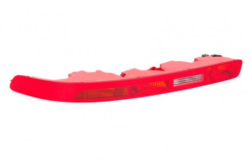 Stop lampa spate Dreapta (partea inferioara, H21W/P21W/W3W/W6W, in bara de protectie) potrivit AUDI Q7 03.06-08.15