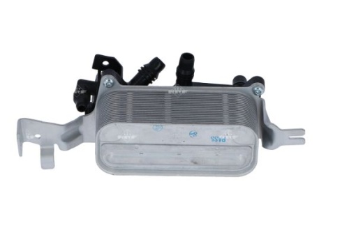 Radiator ulei (cu carcasa filtru ulei; cu garnitura) potrivit BMW 5 (F10), 5 (F11), 5 GRAN TURISMO (F07), 6 (F12), 6 (F13), 6 GRAN COUPE (F06), 7 (F01, F02, F03, F04) 2.5/3.0/4.4 06.09-10.18