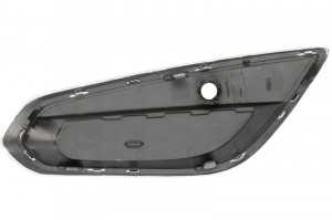 Grila bara fata dreapta cu dungÄƒ acoperitÄƒ cu crom, cu locas senzor parcare, plastic, negru/crom potrivit VOLVO S60 II 04.10-10.13 - Img 2
