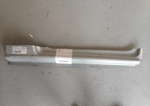 Prag auto Dreapta (reparatie) potrivit MERCEDES SPRINTER 3,5-T (B906), SPRINTER 3-T (B906), SPRINTER 4,6-T (B906), SPRINTER 5-T (B906); VW CRAFTER 30-35, CRAFTER 30-50