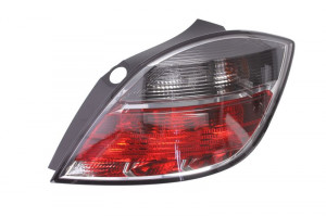 Stop tripla lampa spate dreapta potrivit OPEL ASTRA 5 usi 2007-2014 - (Semnalizator fumuriu, culoare sticla: rosu)