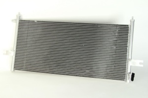 Condensator climatizare potrivit NISSAN PICK UP (D22) 2.4 I 4WD - Img 1