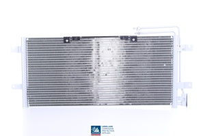 Condensator climatizare potrivit Volkswagen Transporter T4 (96-03): 2.5 TDI DM + / - 2.5 TDI DM / A + / - 2,8 şi VR6 M / A + / - 2.0 si M / A + / - 2.5 TDi DA + / - 2.5 şi M / A + / - 2.8 V6 şi A + / - 2,4 DDM / A - Img 3