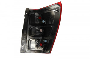 Stop tripla lampa spate stanga potrivit SUZUKI GRAND VITARA OFF-ROAD 2005-2009 - (Semnalizator alb, culoare sticla: rosu)