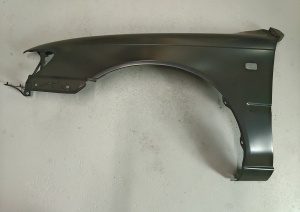 Aripa Stanga potrivit TOYOTA COROLLA E10 1992-1997 Resigilat - (cu orificiu semnalizator)