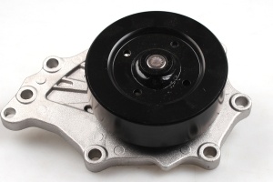 Pompa apa cu garnitura potrivit TOYOTA AURIS, AVENSIS, COROLLA, COROLLA VERSO, RAV 4 III, RAV 4 IV, VERSO 2.0D/2.2D 07.05-09.19 - Img 1